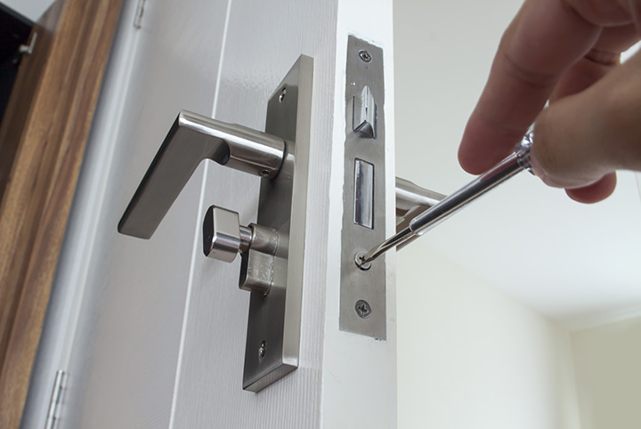Our local locksmiths are able to repair and install door locks for properties in Droylsden and the local area.
